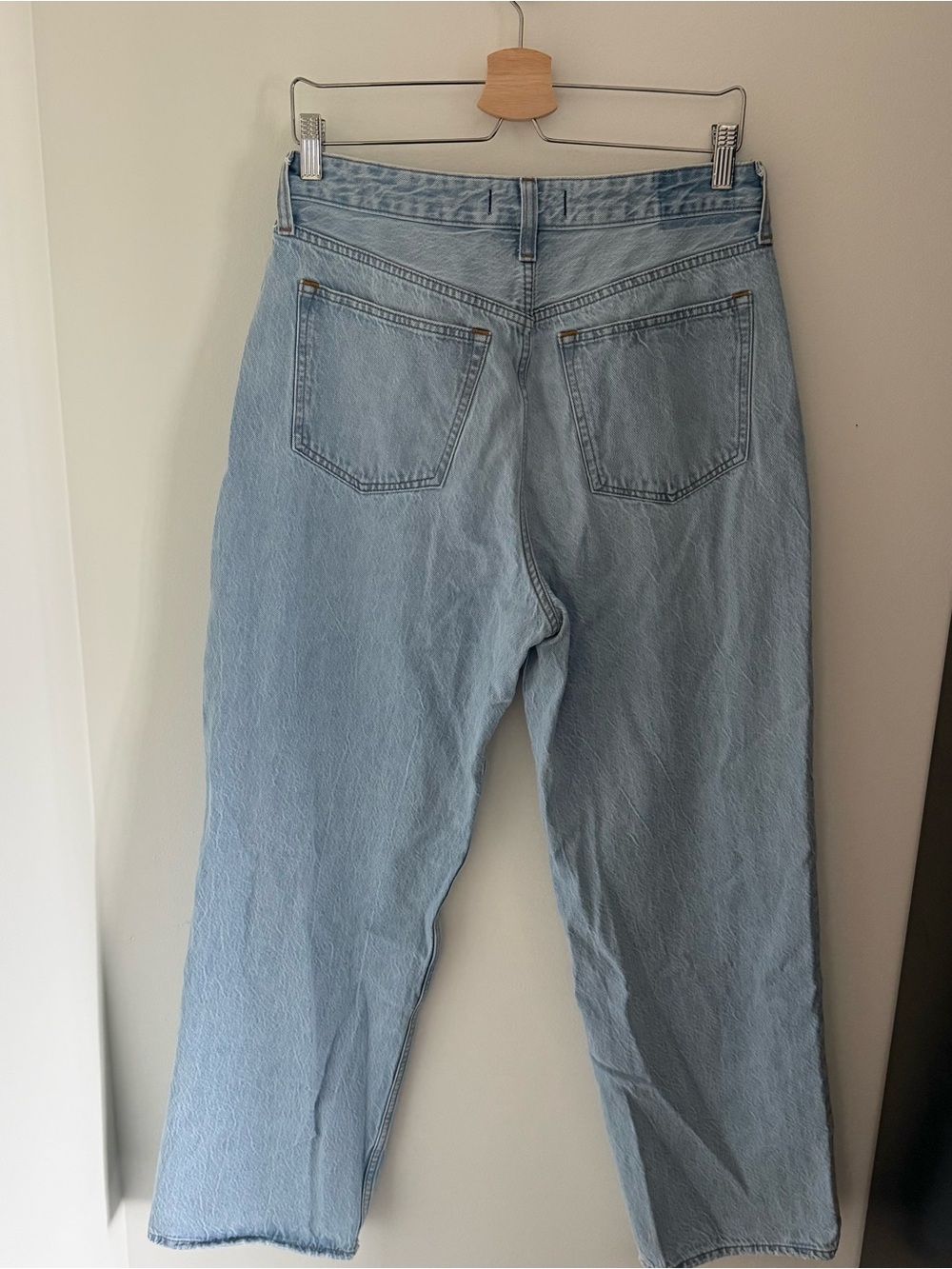 Abercrombie & Fitch Curve Love High Rise Loose Jeans | Light Blue Marbled Denim - Picture 4 of 4